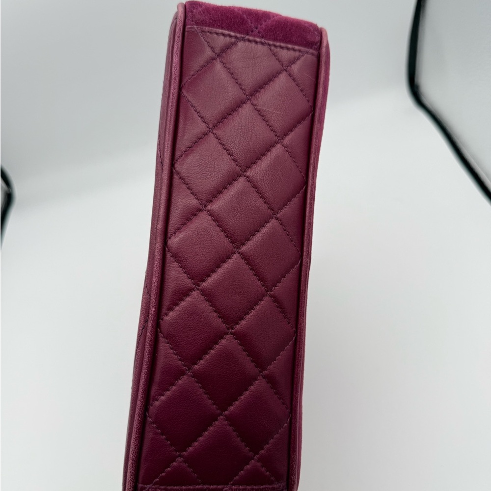 💃SOLD💃 Chanel Fuchsia Suede Chain Shoulder Bag - Picture 5 of 11
